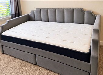 Twin bed with memory foam mattress