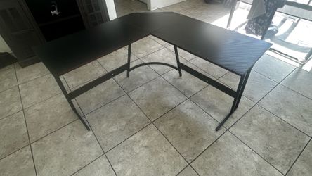 L shaped table