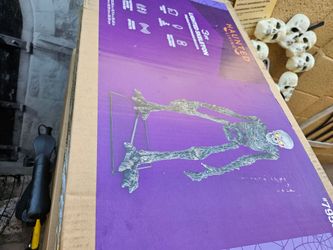 3 foot motion activated skeleton. Brand new! Chandler