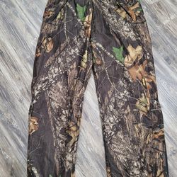 Gore-Tex camo hunting pants Sz L. Exc. Cond