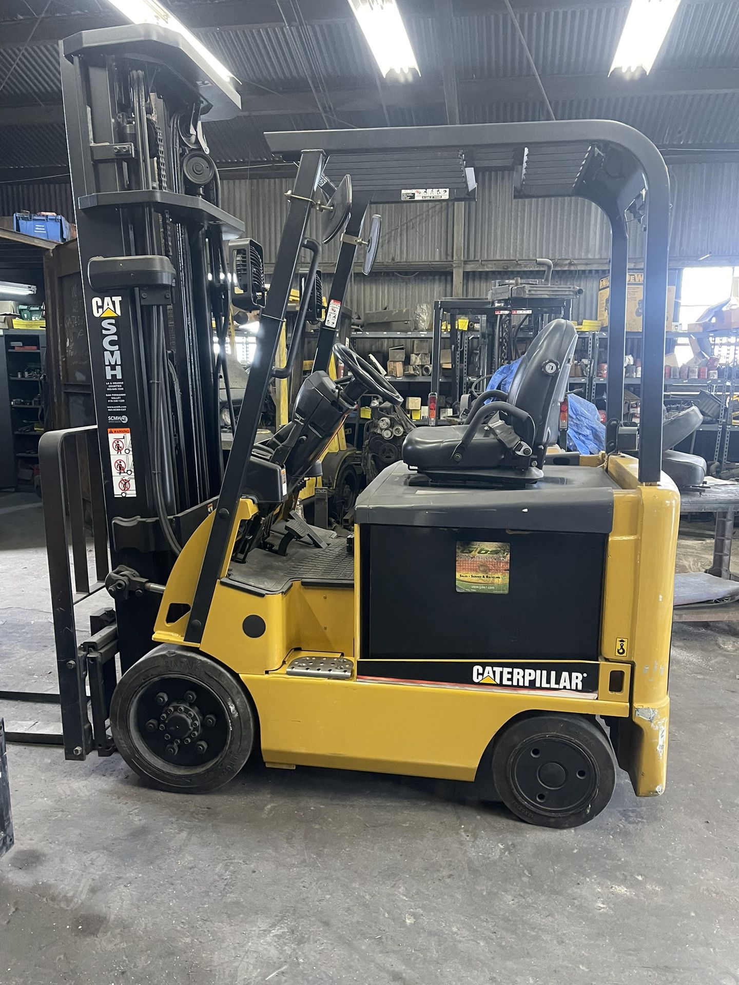 Caterpillar Electric Forklift Triple 5000 Lbs Stage High Mast Sideshift 