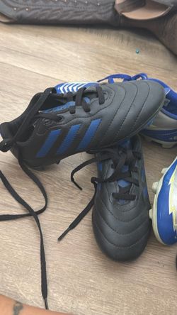 Adidas 13 boys soccer shoes