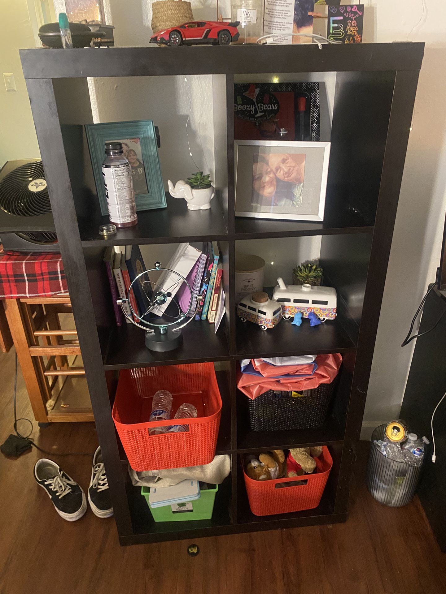 Square Shelf That Holds Cubby’s