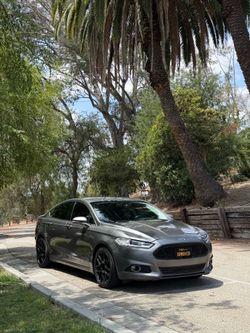 Ford Fusion 2013.