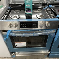 Frigidaire 30ā Slide In Gas Range In Stainless Steel New Open Box