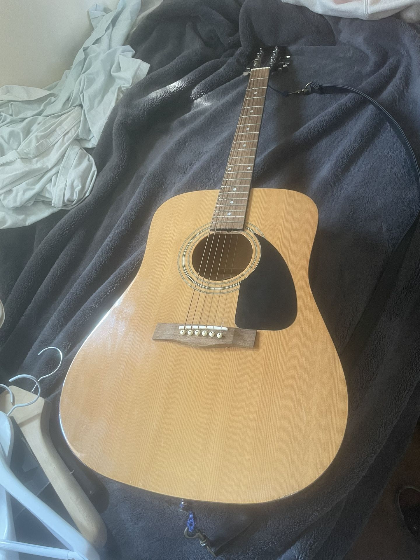Fender Acoustic Guitar FA-100