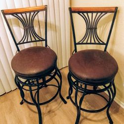 pair(2) metal swivel bar stools 