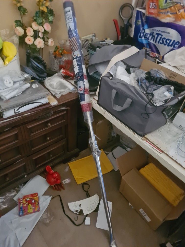 New USA FLAG AND POLE See Photos