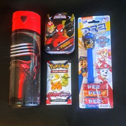 LOT OF 4  • POKÉMON CARDS •  SPIDERMAN • 50 PIECE MINI PUZLE • PAW PATROL PEZ DISPENSER 