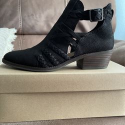 LUCKY Forbas Bootie Size 8.9