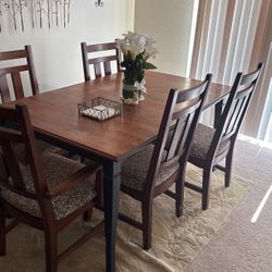 Dining table set
