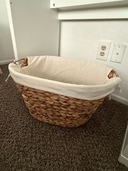 Woven Wicker Laundry Basket with Fabric Liner