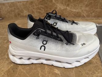 On Cloudtilt size 10.5 for Men (Black/Ivory) Slightly used