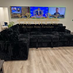 Brand New Sonic Black Sectional With Pull-Out Bed 