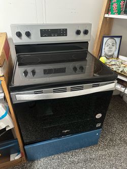 30 inch Electric Whirlpool Stove