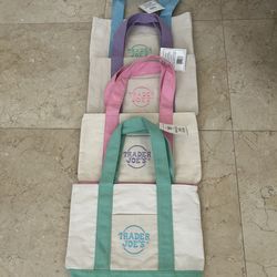 Trader Joe’s pastel mini tote with tag
