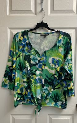 Brand new Ladies green floral tie front tops sizes 2X & 3X $6.00 each