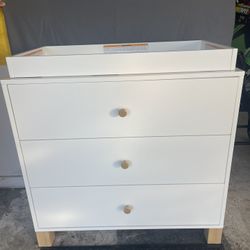 Storkcraft 3 Drawer Dresser With Changing Table Topper 