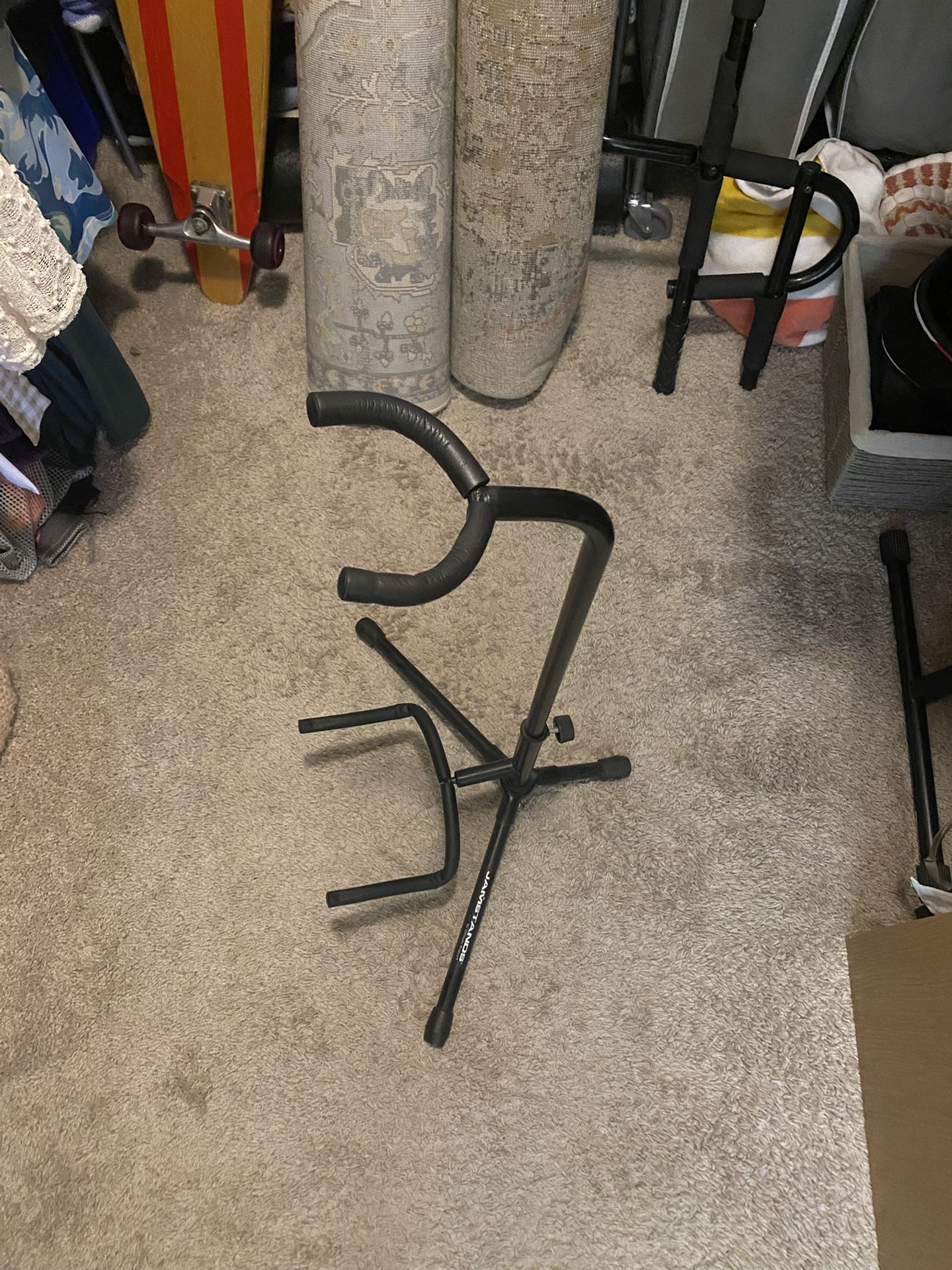 Guitar stand