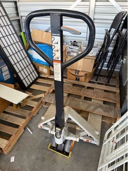 Crown pallet jack