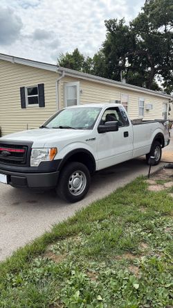 2013 Ford F150.. clean title! drives great! Well taken care of 140,000 on the truck