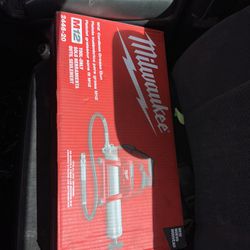 Milwaukee M12 Grease Gun