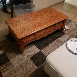Coffee Table With Pull-out Drawer 
