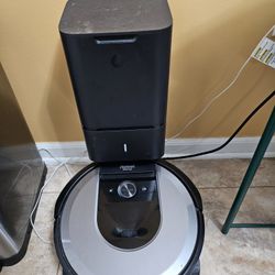 iRobot Roomba 8+ 