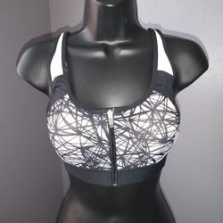 Champion black and white sports Bra power shape max
Zipper front
