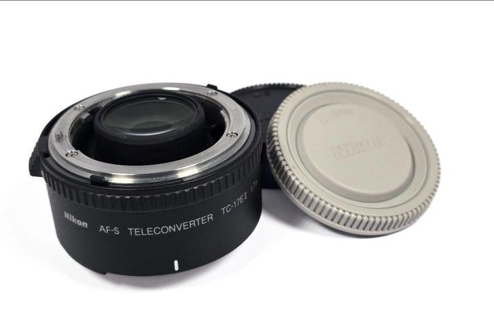 NEW Nikon AF-S TC-17E II 1.7x Teleconverter Lens w/ Nikon Caps *DSLR*