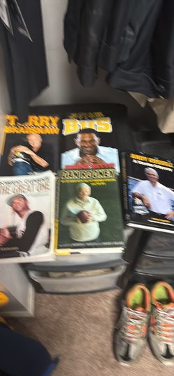 4 Pittsburgh Steelers And 1 Roberto Clemente Books