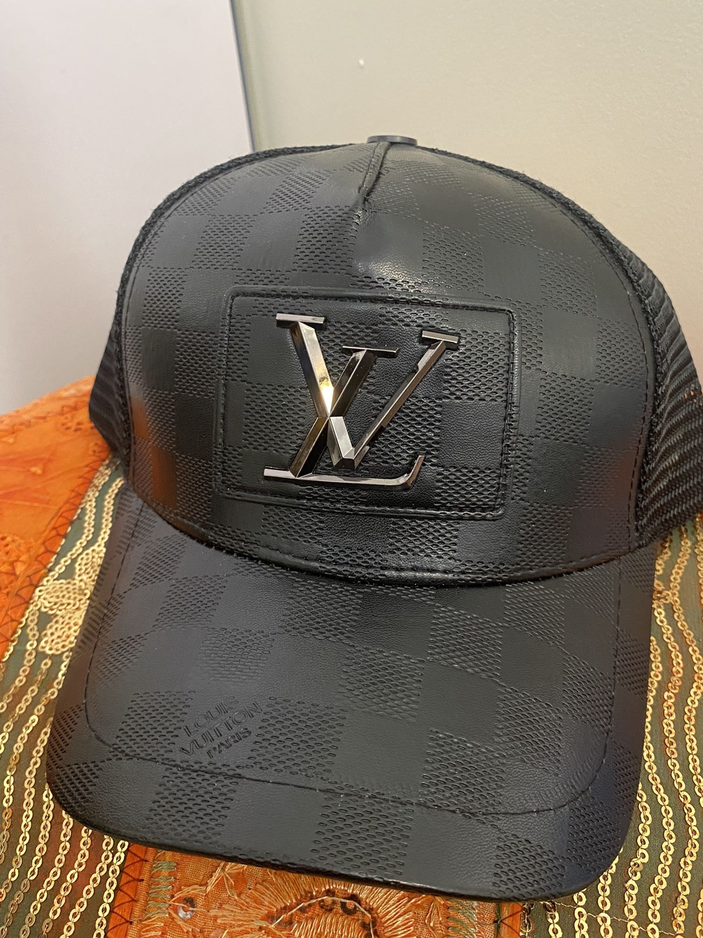 Crome Logo Black Hat