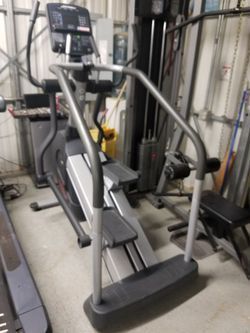 Life Fitness Integrity Summit Trainer PRICE DROP!