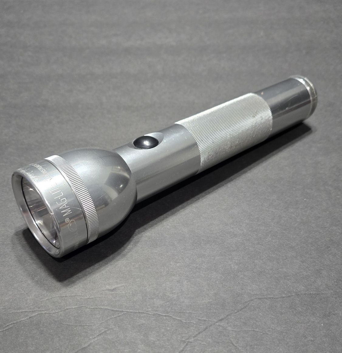 MAGLITE 10” LED Flashlight