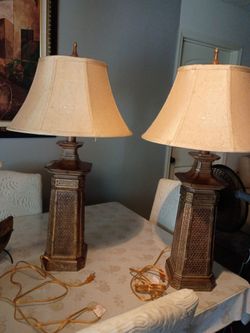 2 lamps