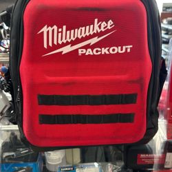 Milwaukee Backpack out 