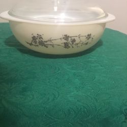 Vintage Pyrex Golden Branch Pattern Round Casserole Baking Dish Ivory With Gold Leaf