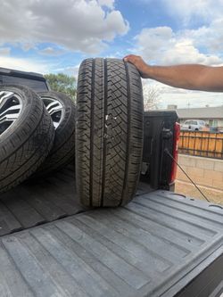 Rines con llantas nuevas