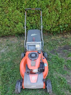 (AWD) Husqvarna self-propelled lawnmower with bag