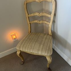 Antique Style Chair 
