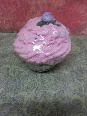Oversized bubble bar cupcake bath fizzy