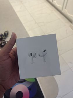 AirPods Pro’s W MagSafe Charger 