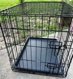 Small pet crate like new 24” long 18” wide