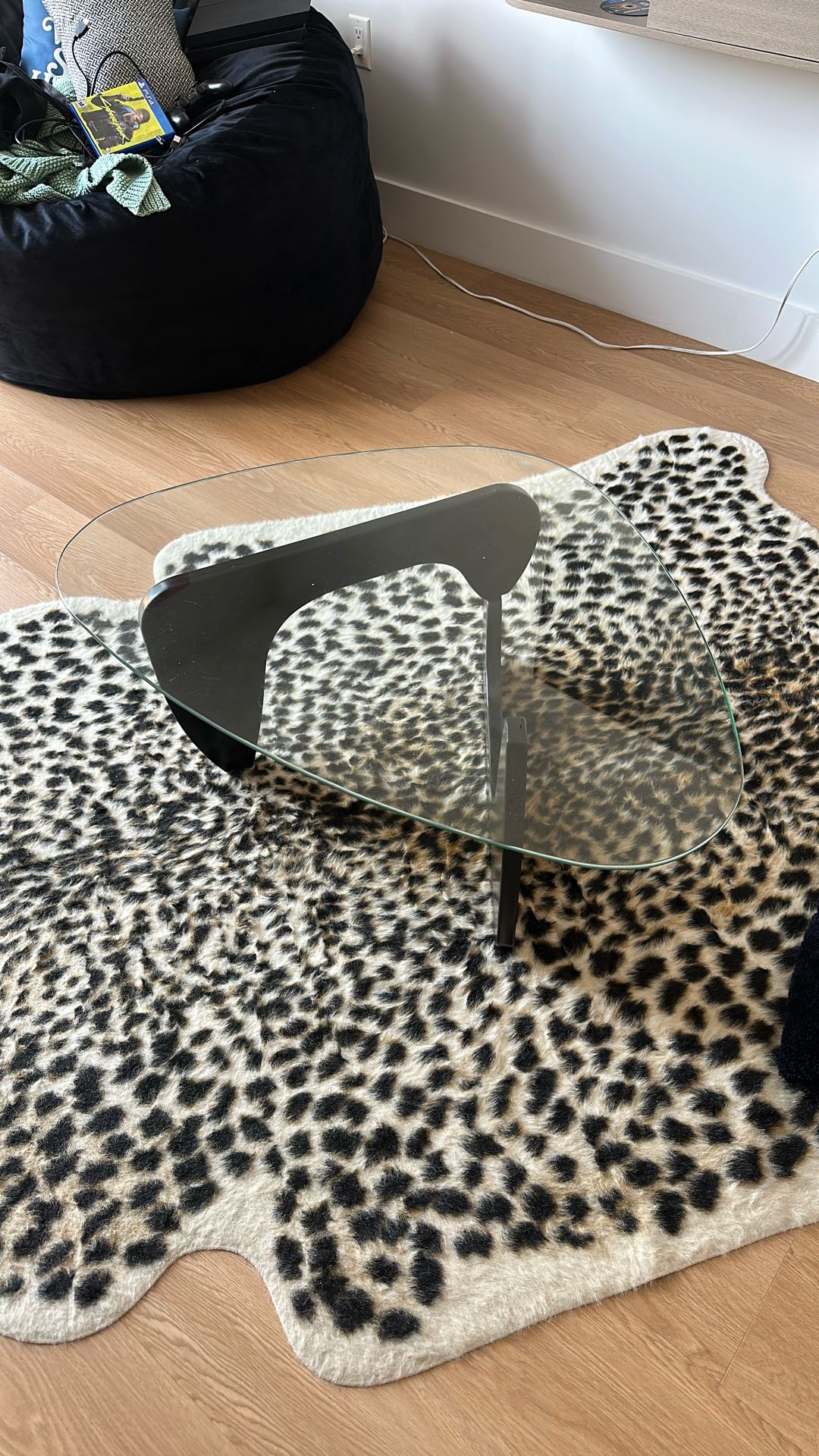 Noguchi-Style Glass Coffee Table – Sculptural Black Base