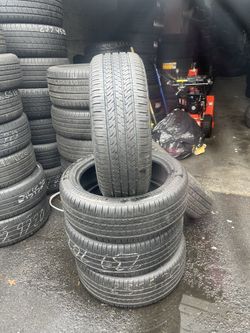 235/50R20 Bridgestone 235/50/20 set of 4 matching used tires in great condition. 300$ for 4 tires plus tax.  Mount available but not included. Wheel a