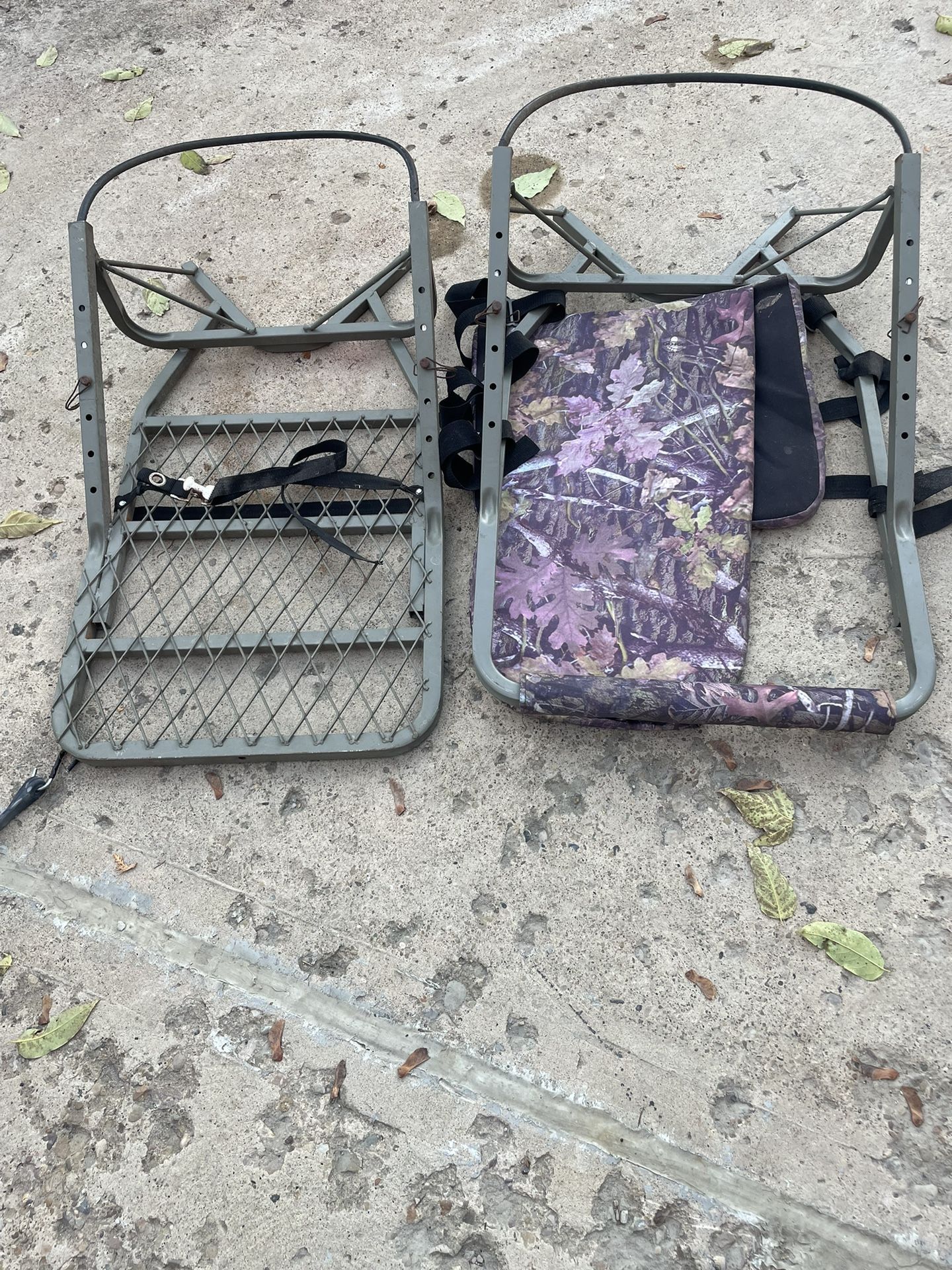 Summit climber tree stand. 30 Dollars