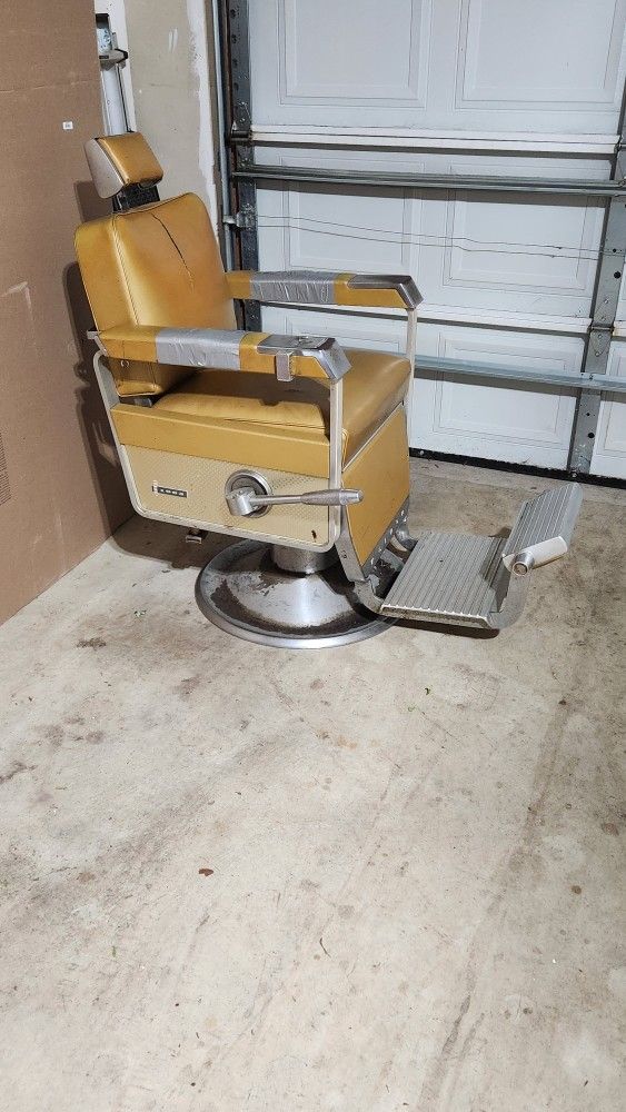1963 Paidar Barber Chair