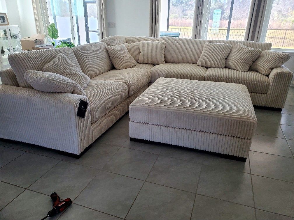 New Big 5 Pc Lindyn Sectional Sofa Set
