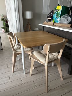Table chairs . Mesa