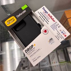 iPhone 15 Pro OtterBox Defender Case